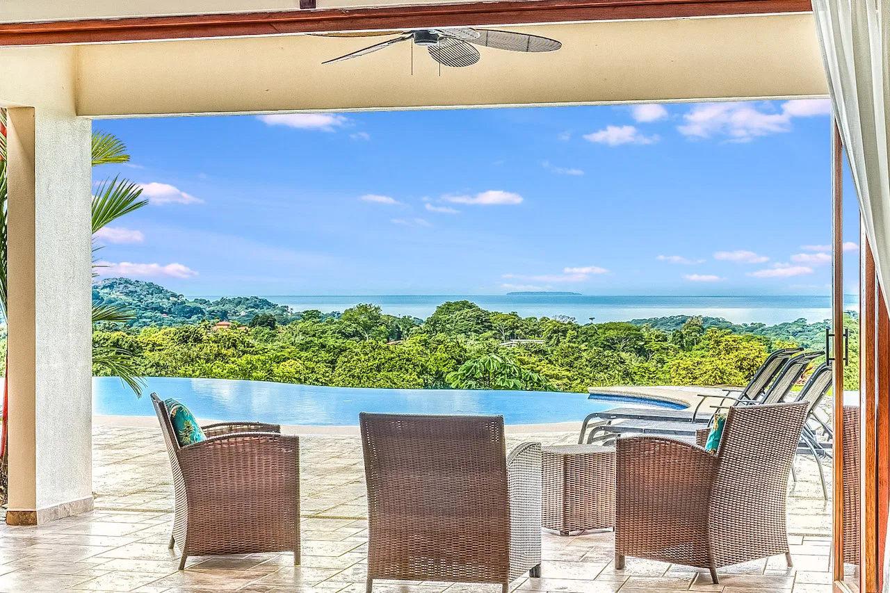 LUXURY LIVING 5 BEDROOM HOME – 1.77 ACRES, photo 9