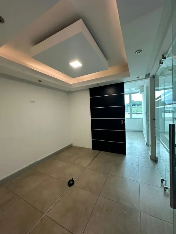 Ubicada en el 3.er piso, estas modernas oficina ofrece un ambiente profesional, seguro y funcional., photo 8