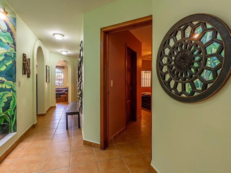 3 Bed Condo For Sale in Samara, photo 8
