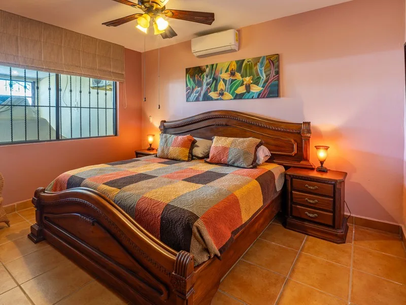 3 Bed Condo For Sale in Samara, photo 9