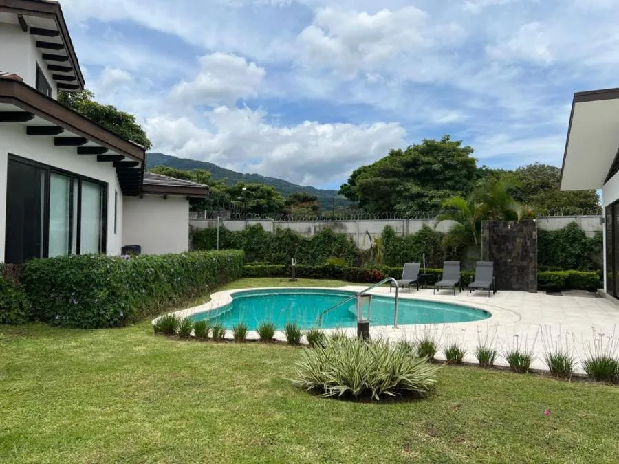 Lote plano en condominio exclusivo en Santa Ana con precio rebajado #26-703 GS - Venta en Santa Ana, photo 3