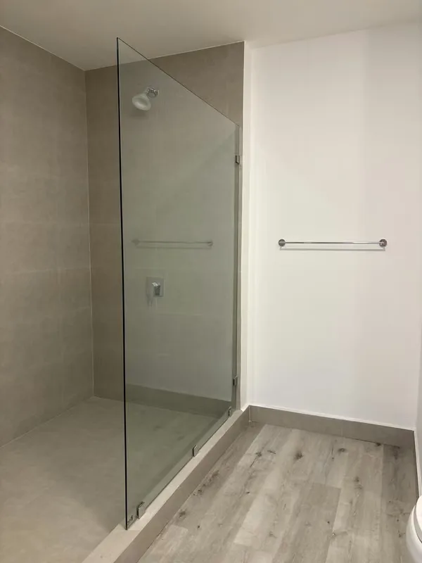 New apartments are rented to premiere in Escalante. We have different options from the 61m2, all of 1 room, 1 bathroom, 1 parking lot in Torre system, and winery., photo 5