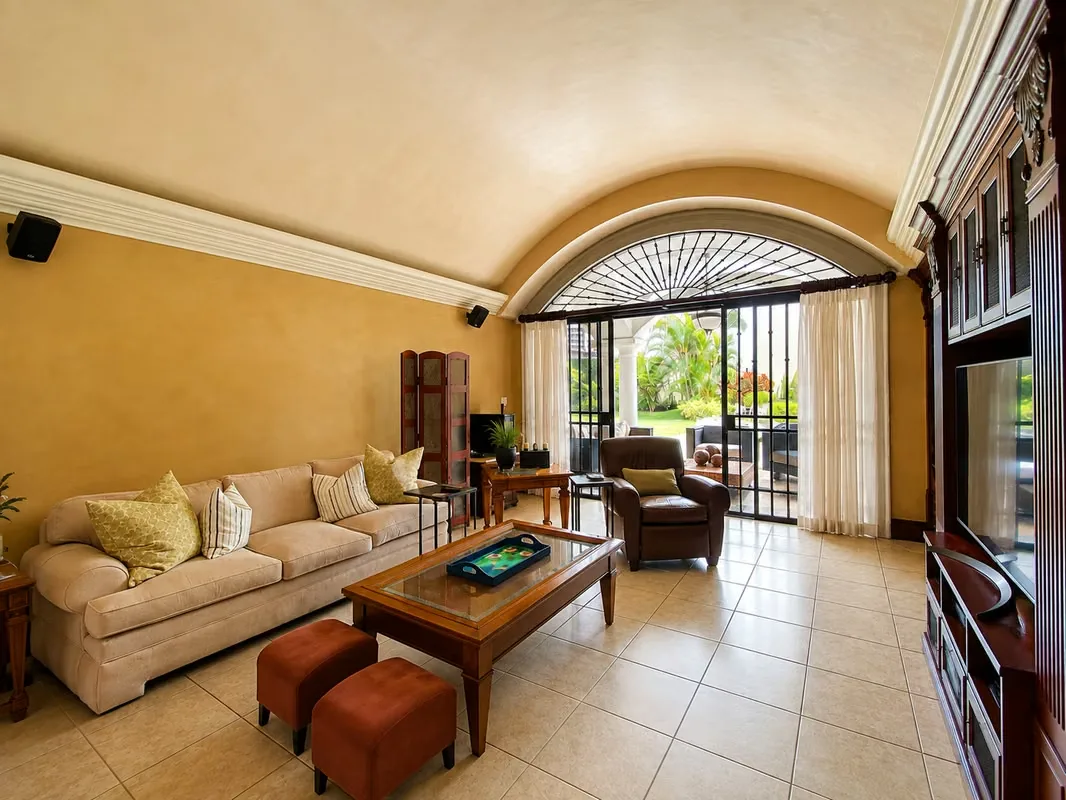 EXCLUSIVE RESIDENCE FOR SALE IN TREJOS MONTEALEGRE, photo 14
