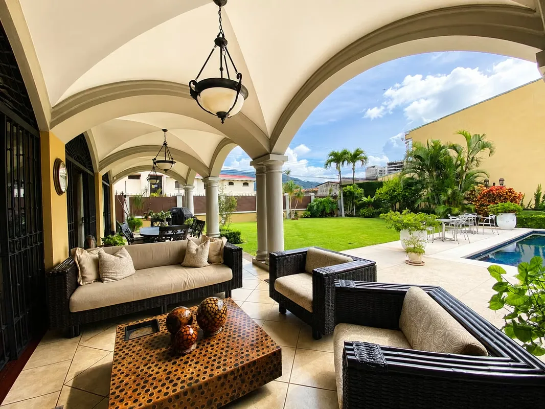 EXCLUSIVE RESIDENCE FOR SALE IN TREJOS MONTEALEGRE, photo 8