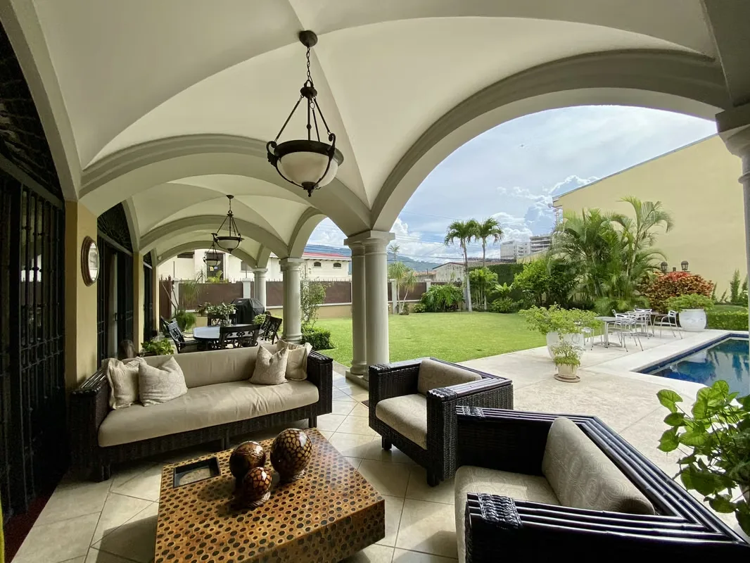 EXCLUSIVE RESIDENCE FOR SALE IN TREJOS MONTEALEGRE, photo 9