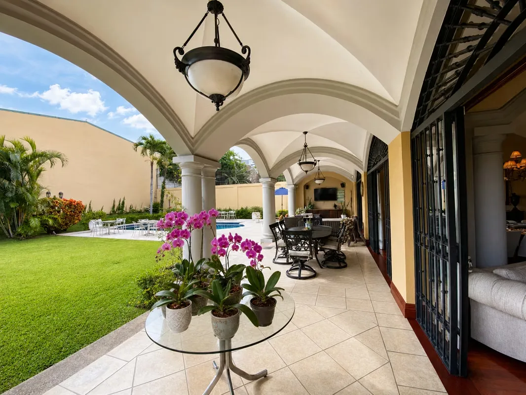 EXCLUSIVE RESIDENCE FOR SALE IN TREJOS MONTEALEGRE, photo 10