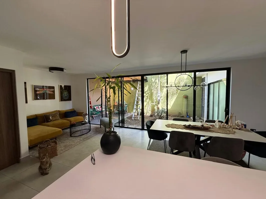 MODERNO TOWNHOUSE AMUEBLADO EN GUACHIPELIN NORTE, ESCAZÚ