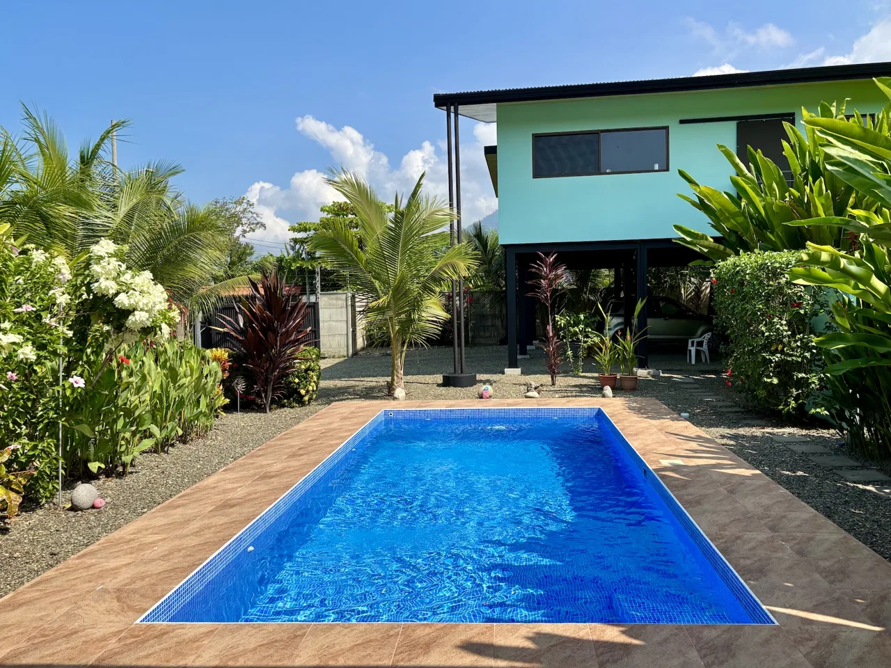 PROPERTY WITH TWO BEDROOM AND MOUNTAIN VIEWS, IN  UVITA – 0.27 ACRES