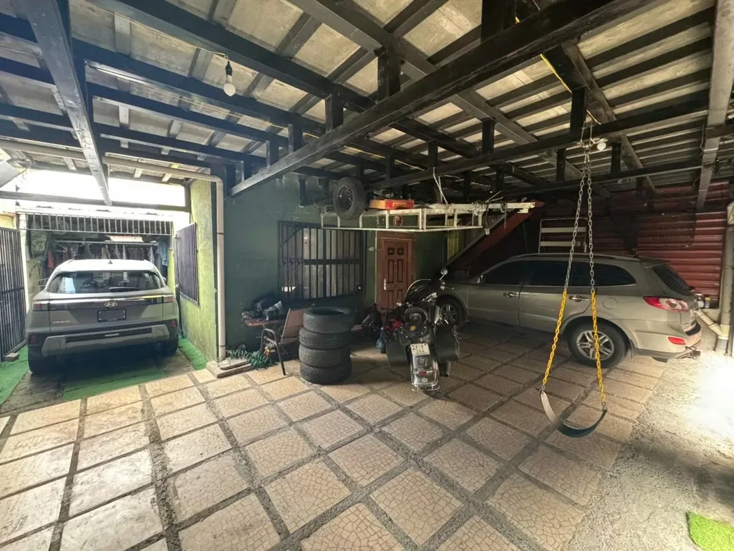 Venta de casa en Los Sitios de Moravia. Posee un lote de 144 m2 con una construcción aproximada de 123 m2, con una antigüedad de 15 años. Cuenta con un espacio de garaje con ..., photo 5