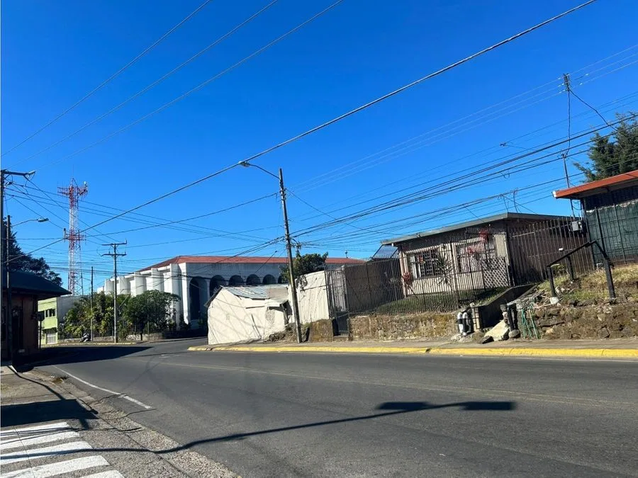 VENTA DE LOTE ESQUINERO COMERCIAL Y DE ALTA DENSIDAD, HEREDIA CENTRO