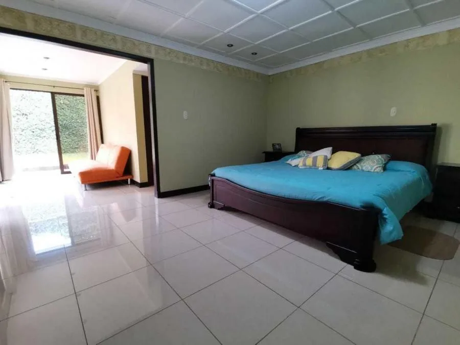 Venta de Casa Curridabat Lomas Ayarco ( JR ) - Venta en Curridabat, photo 3
