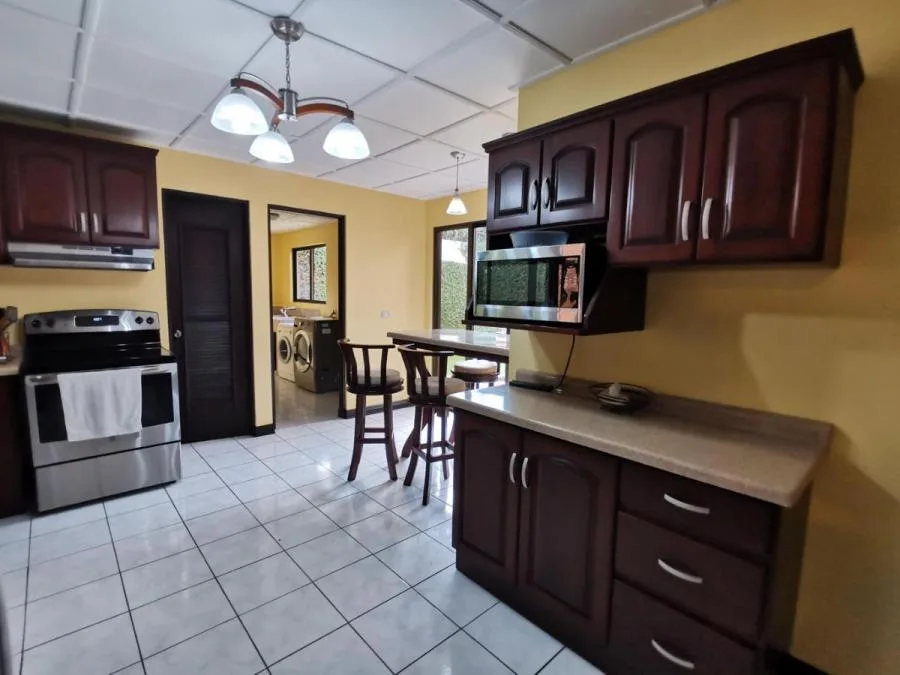 Venta de Casa Curridabat Lomas Ayarco ( JR ) - Venta en Curridabat, photo 8