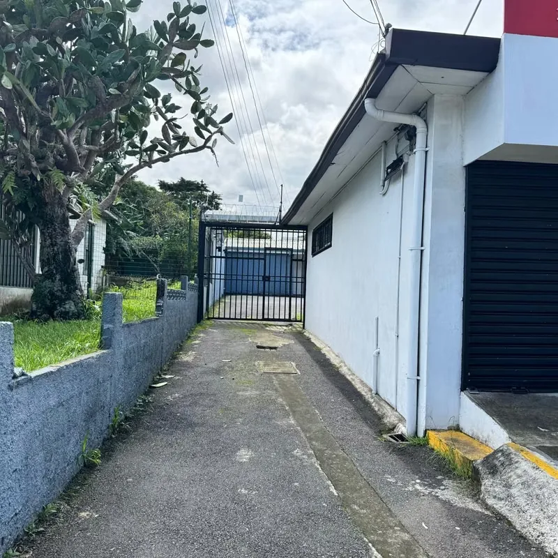 MA Asesoría vende propiedad con Uso de Suelo Residencial y Comercial en Sabanilla de Montes de Oca, con 2 locales comerciales y tres viviendas, con ocupación plena y excelente ..., photo 3