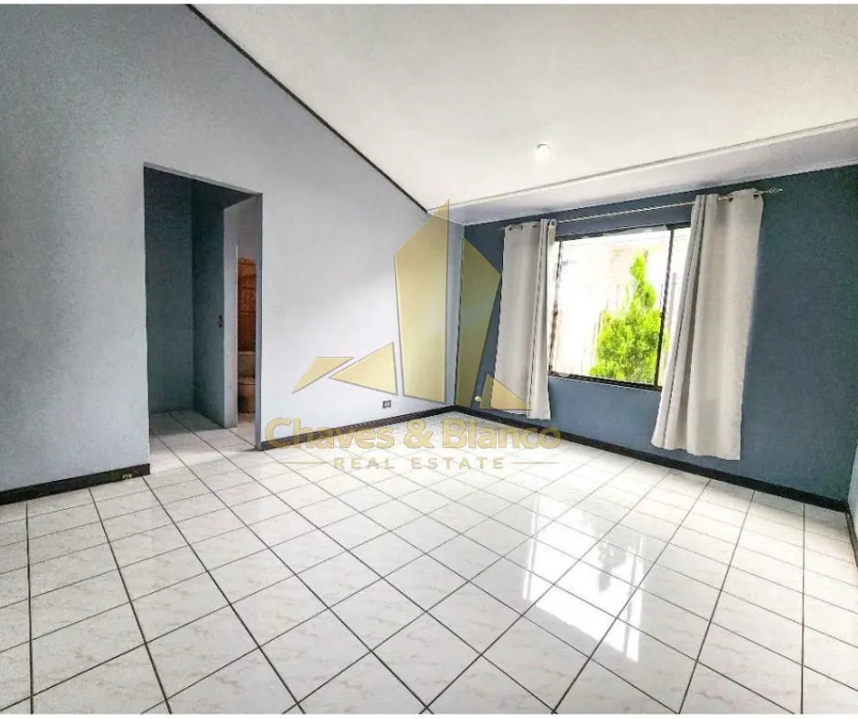 Ubicada en una zona privilegiada y alta plusvalía, esta hermosa casa de una planta totalmente renovada combina elegancia y ..., photo 8