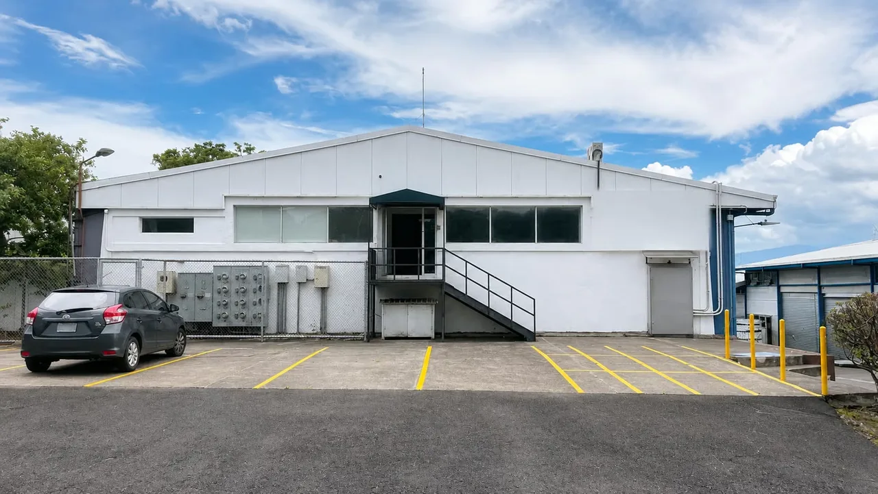 Warehouse / Commercial Space for Rent - KV