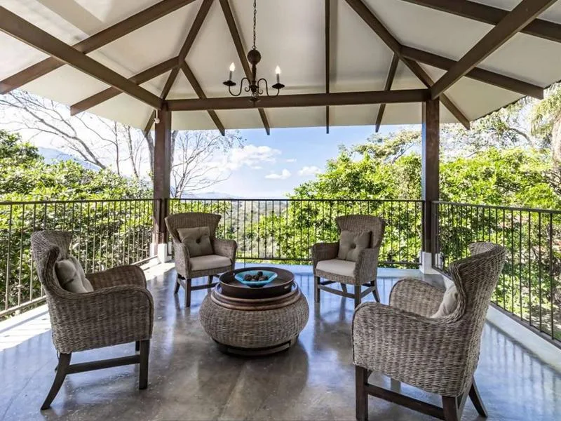 6 Bed Single Family Homes For Sale in Turrubares, photo 2