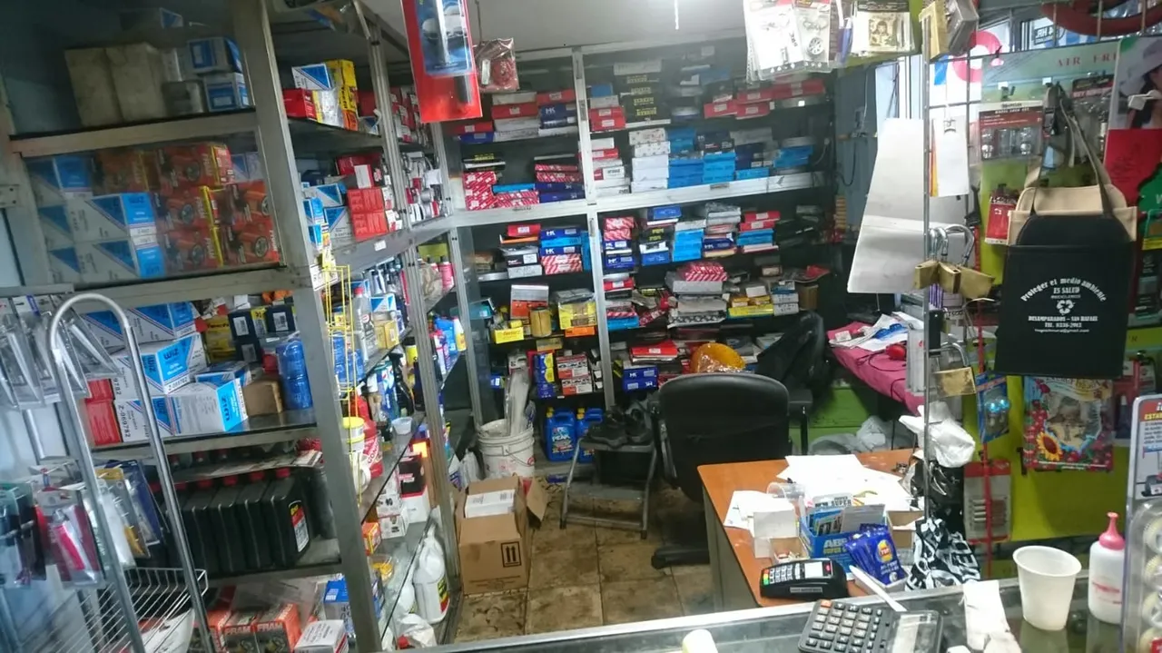 For sale is a renowned lubrication center on Guacamaya Desamparados Route 209 with over 30 years of experience in the business. Located in an excellent location with a steady clientele ..., photo 3