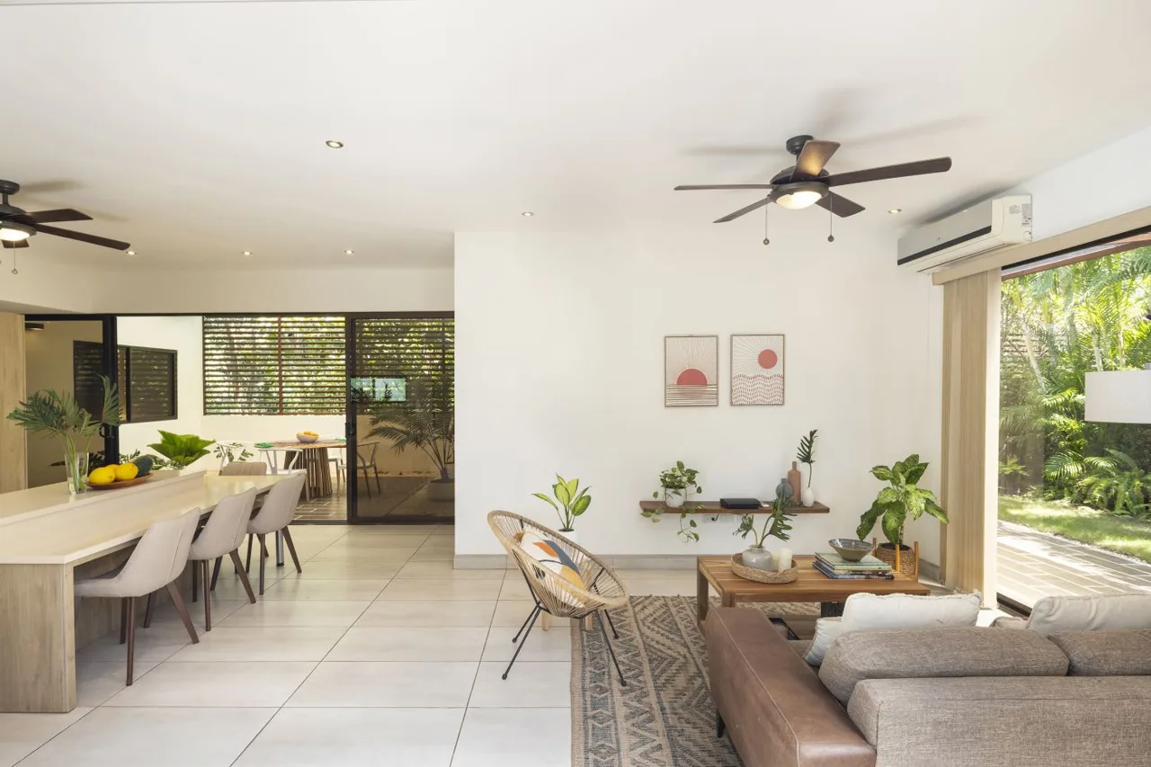 Modern 3-Bedroom Villa with Pool &amp; Terrace – Just Steps from Bejuco Beach, photo 7