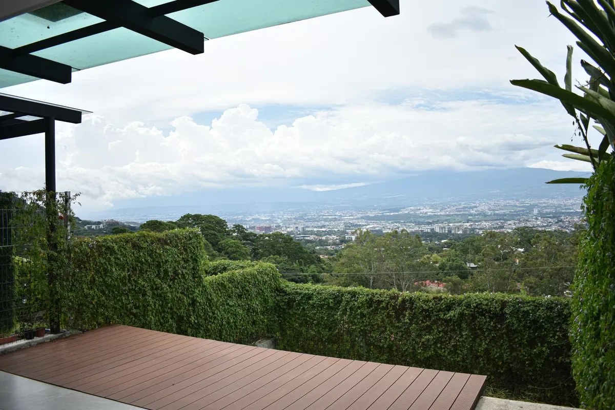 Welcome to your dream home! This stunning property (2 Levels) is an oasis of tranquility, perfectly suited for the tech-savvy minimalist who cherishes the harmony of nature and seeks an ...
