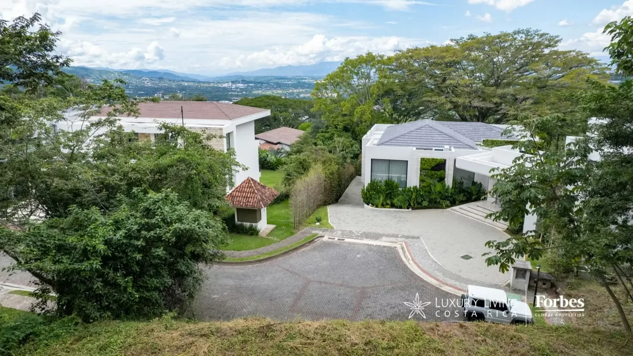 Este lote de 1.266 m² ubicado dentro del exclusivo condominio Cerro Real, en el distrito de San Rafael de Escazú, representa una oportunidad privilegiada para quienes desean construir ..., photo 8