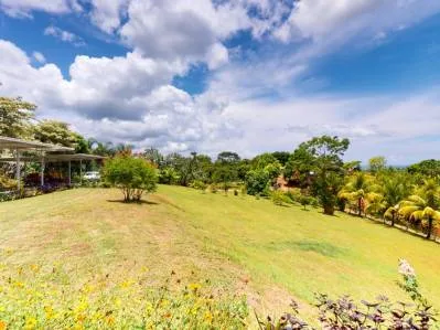 Casa de lujo con vista al mar y elegantes cabañas frente al río, photo 9