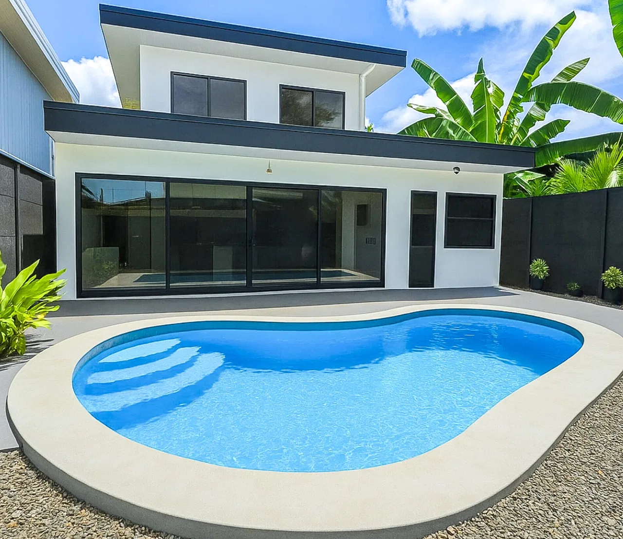 PROPERTY WITH THREE BEDROOMS AND POOL, IN UVITA – 0.07 ACRES