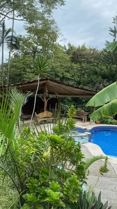 Hermosa casa de una planta, ubicada en una propiedad tranquila y rodeada de naturaleza, que cuenta además con dos apartamentos ..., photo 5