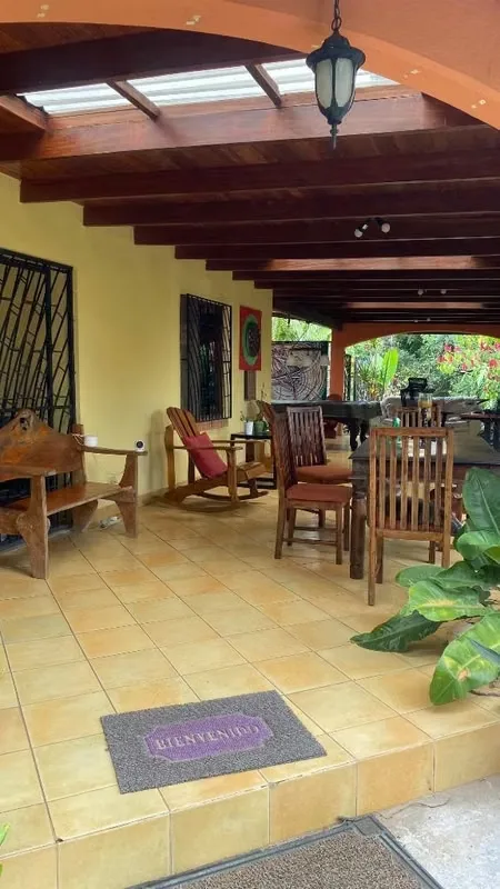 Hermosa casa de una planta, ubicada en una propiedad tranquila y rodeada de naturaleza, que cuenta además con dos apartamentos ..., photo 6