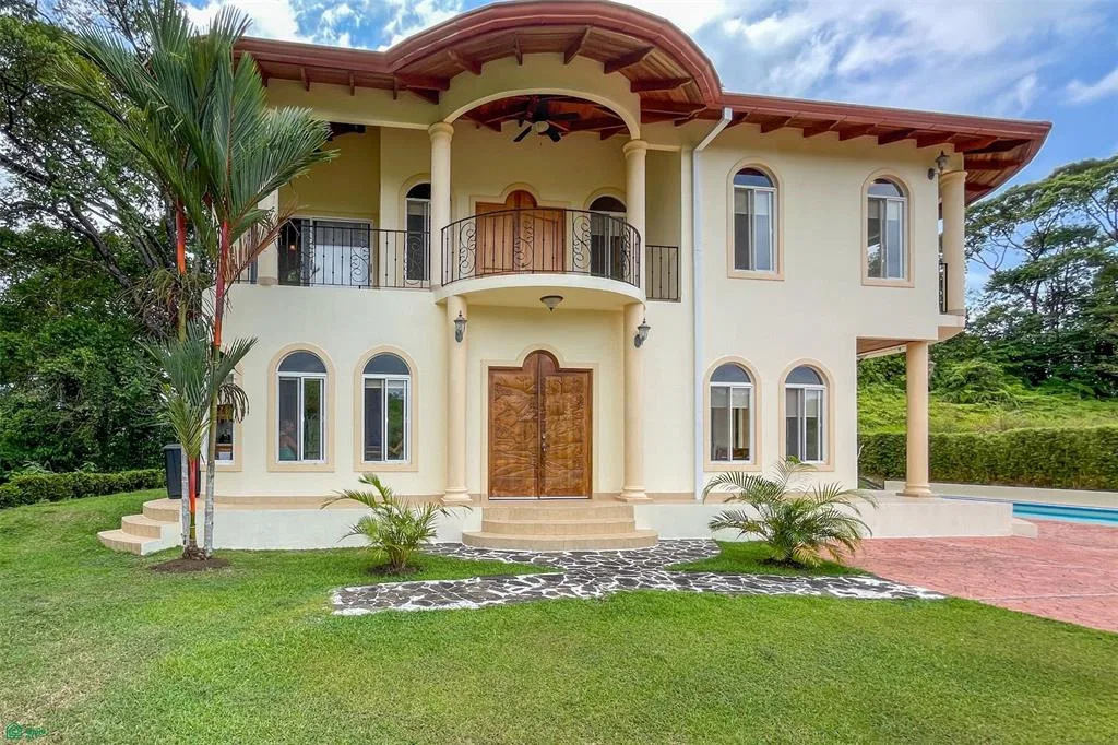 Casa clasica colonial espanol de 3 dormitorios con vista a la jungla y construccion, photo 8