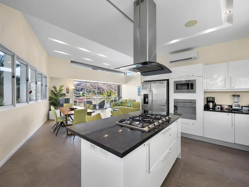 3 Bed Single Family Homes For Sale in Playa Flamingo, photo 3