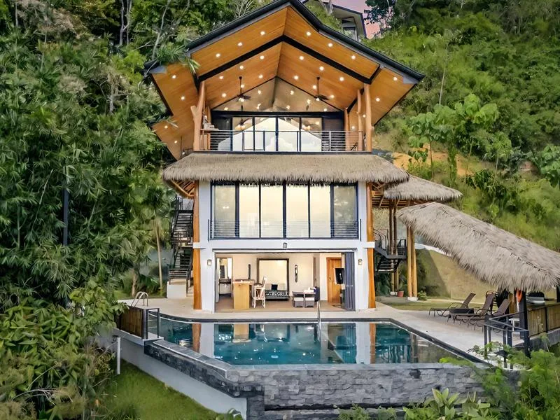 4 Bed Single Family Homes For Sale in Dominical, photo 2