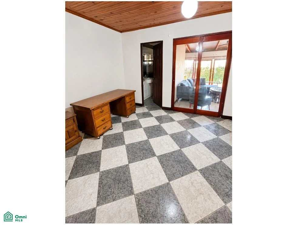 Se alquila amplia Casa en Rohrmoser | 6 Habitaciones |, photo 2
