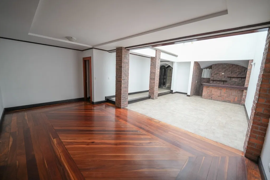Casa independiente de 3 Habitaciones + Sala de TV en Rohrmoser