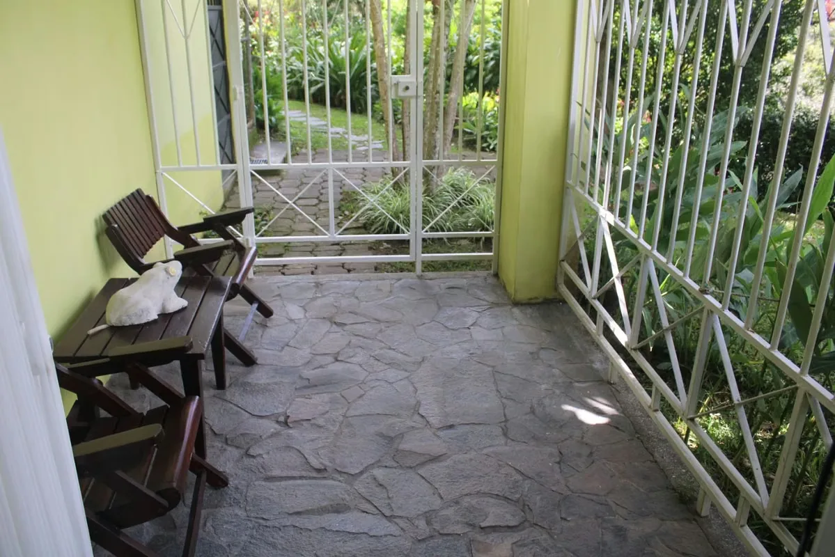 Apartamento amoblado en alquiler, Alto de Las Palomas, con terraza y jardín