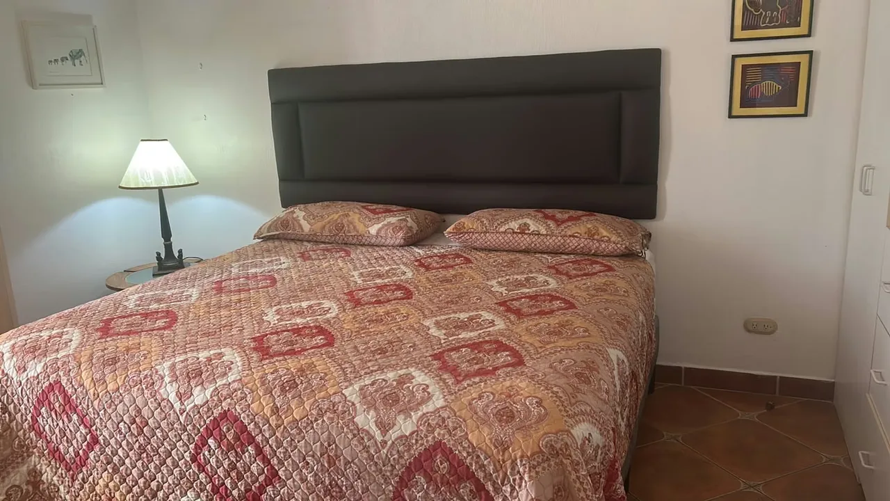 Apartamento amoblado en alquiler, Alto de Las Palomas, con terraza y jardín, photo 8