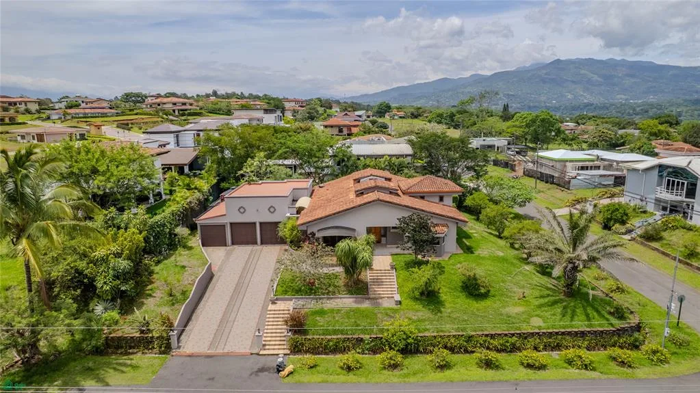 Casa en Venta en House Hacienda Los Reyes, La Guacima, Alajuela