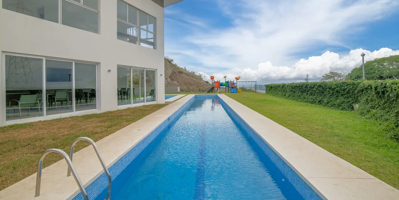4-bedroom brand new residence in Escazú with mountain views, modern kitchen, private suite, and community pool in Condominio Lomas 2370, Costa Rica., photo 8