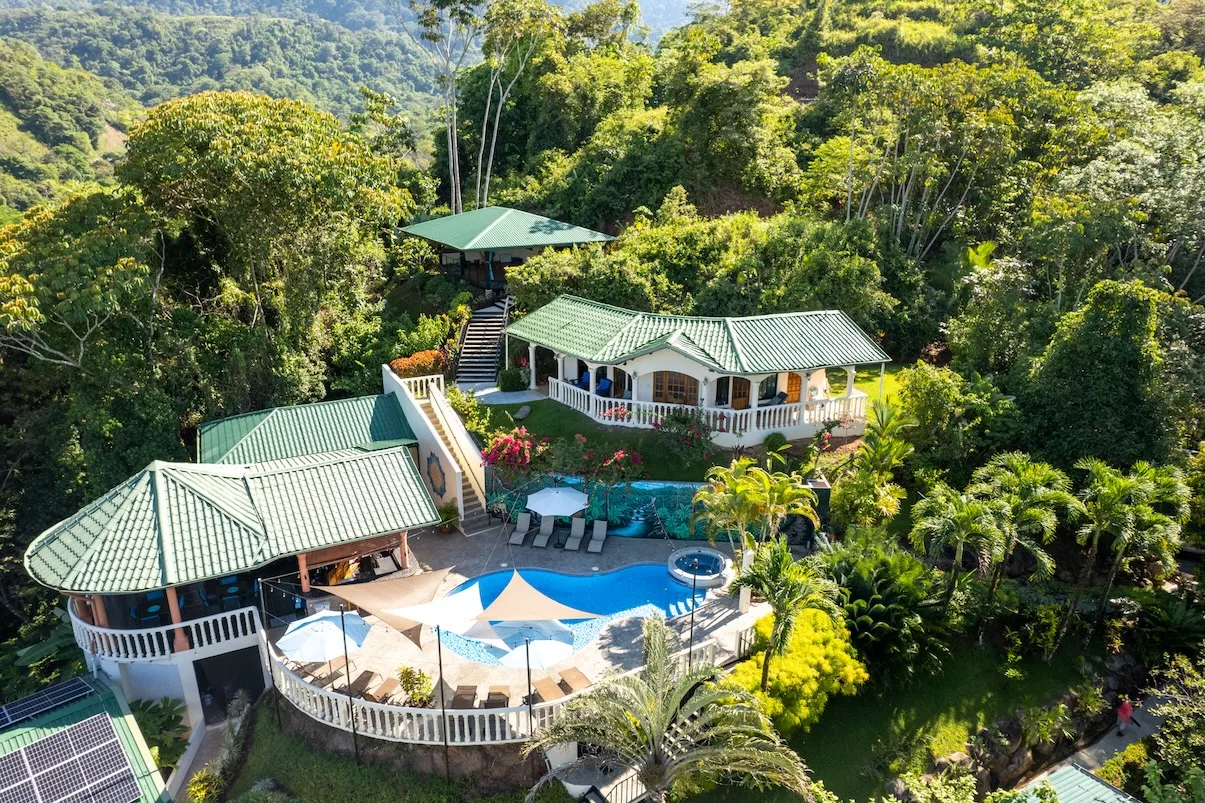 HOTEL PROPERTY WITH EIGHT BEDROOMS IN THE MOUNTAINS, IN TRES RIOS – 5.03 ACRES