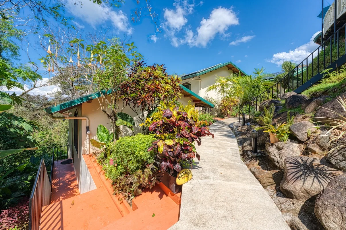HOTEL PROPERTY WITH EIGHT BEDROOMS IN THE MOUNTAINS, IN TRES RIOS – 5.03 ACRES, photo 11