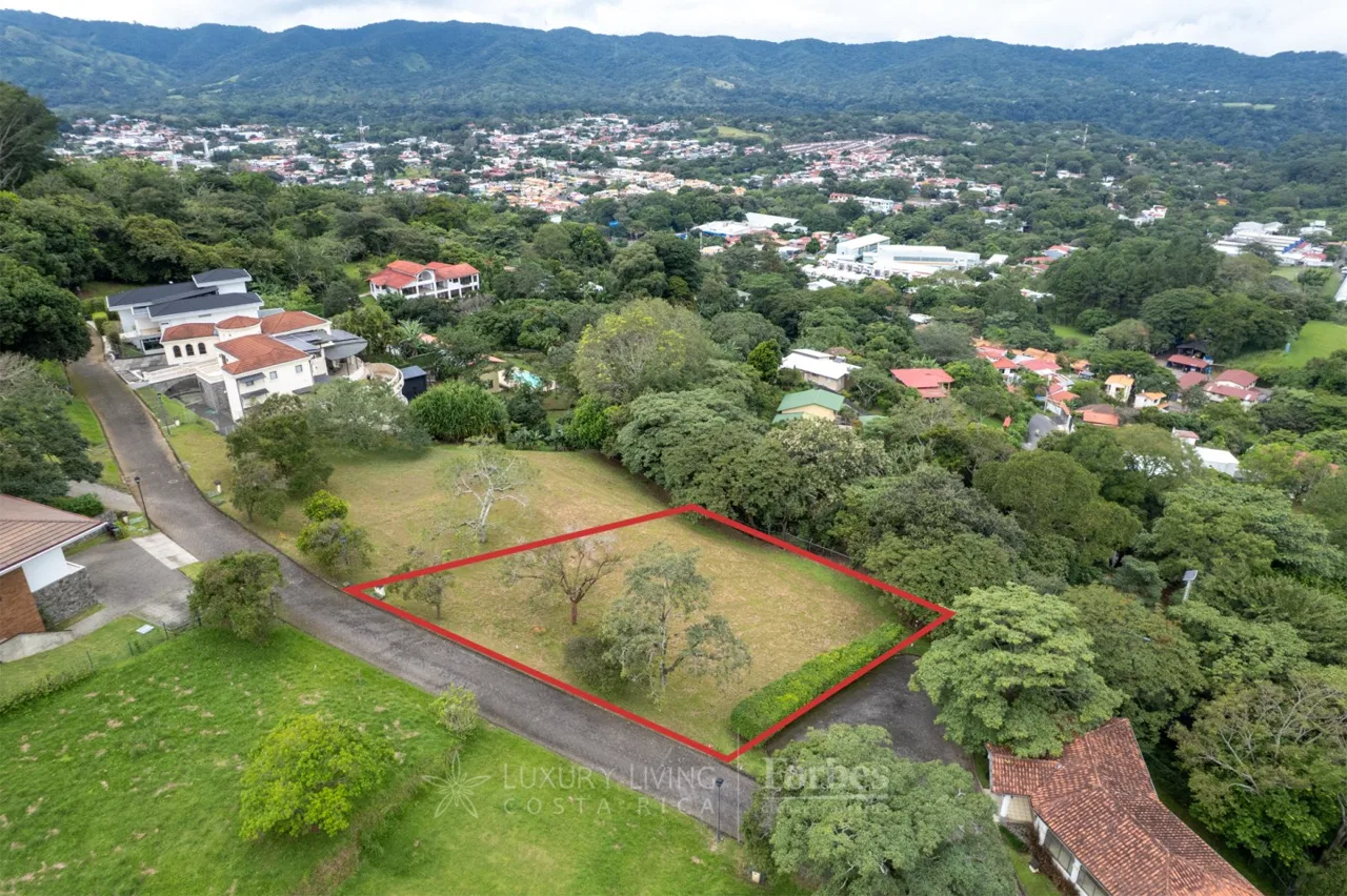 Residential lot Altamira with privacy and strategic location