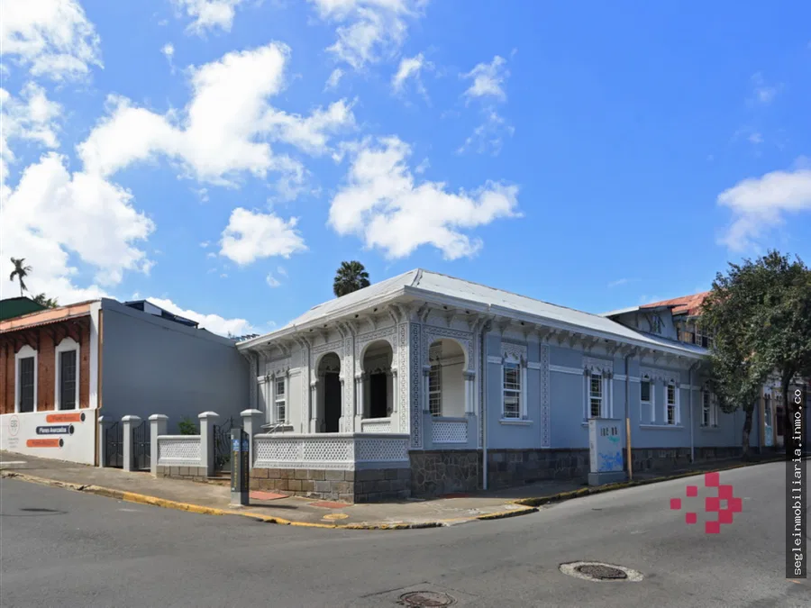 Casa comercial en alquiler o venta, San José, Barrio Amón.