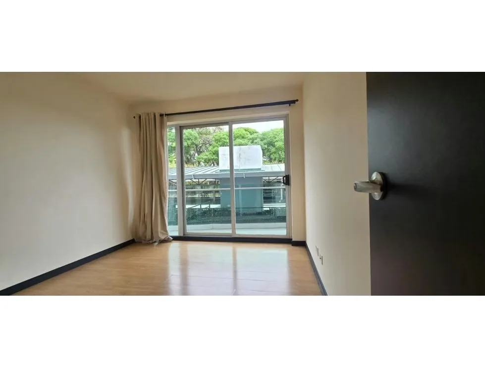 Como asesor inmobiliario, es un privilegio presentarles una propiedad que redefine el concepto de vida urbana y rendimiento financiero. Ubicado estratégicamente en la zona de ..., photo 11