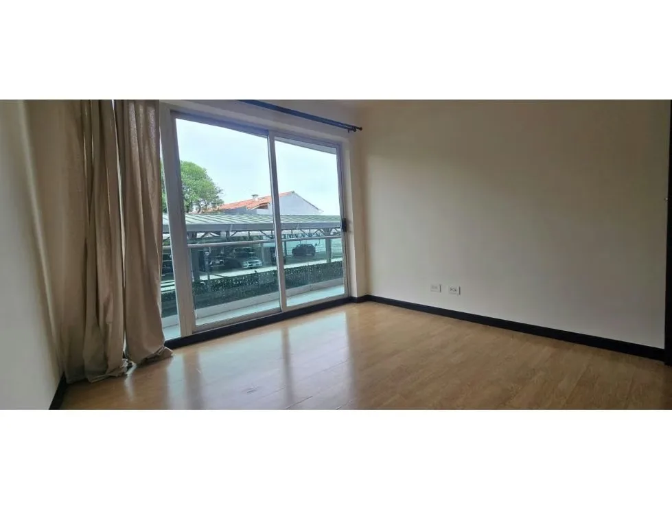 Como asesor inmobiliario, es un privilegio presentarles una propiedad que redefine el concepto de vida urbana y rendimiento financiero. Ubicado estratégicamente en la zona de ..., photo 12