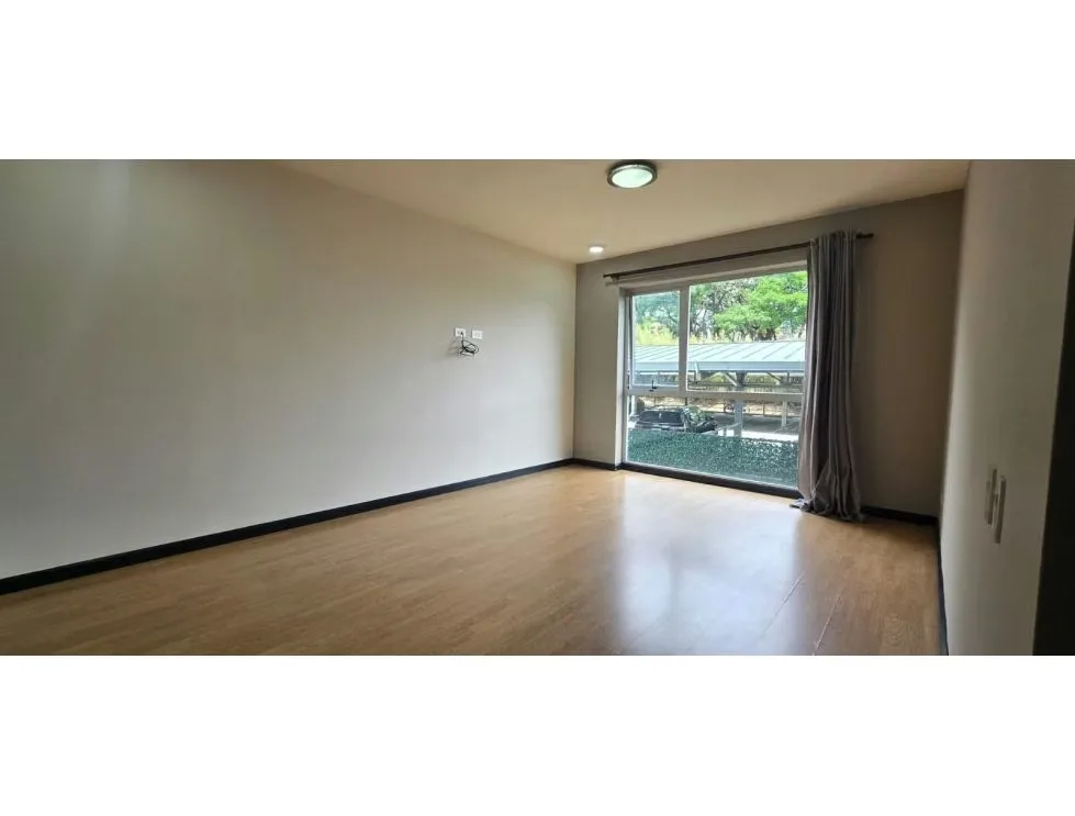 Como asesor inmobiliario, es un privilegio presentarles una propiedad que redefine el concepto de vida urbana y rendimiento financiero. Ubicado estratégicamente en la zona de ..., photo 7