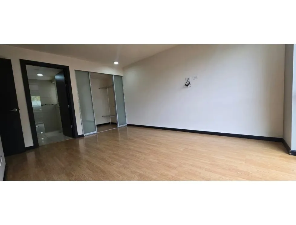 Como asesor inmobiliario, es un privilegio presentarles una propiedad que redefine el concepto de vida urbana y rendimiento financiero. Ubicado estratégicamente en la zona de ..., photo 8