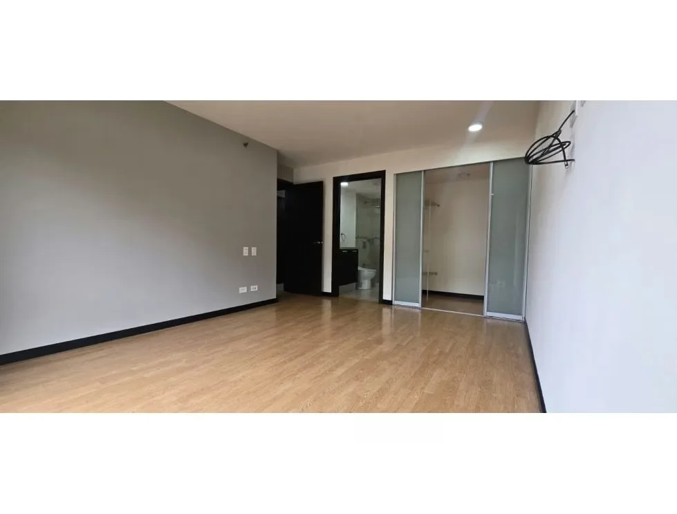 Como asesor inmobiliario, es un privilegio presentarles una propiedad que redefine el concepto de vida urbana y rendimiento financiero. Ubicado estratégicamente en la zona de ..., photo 9