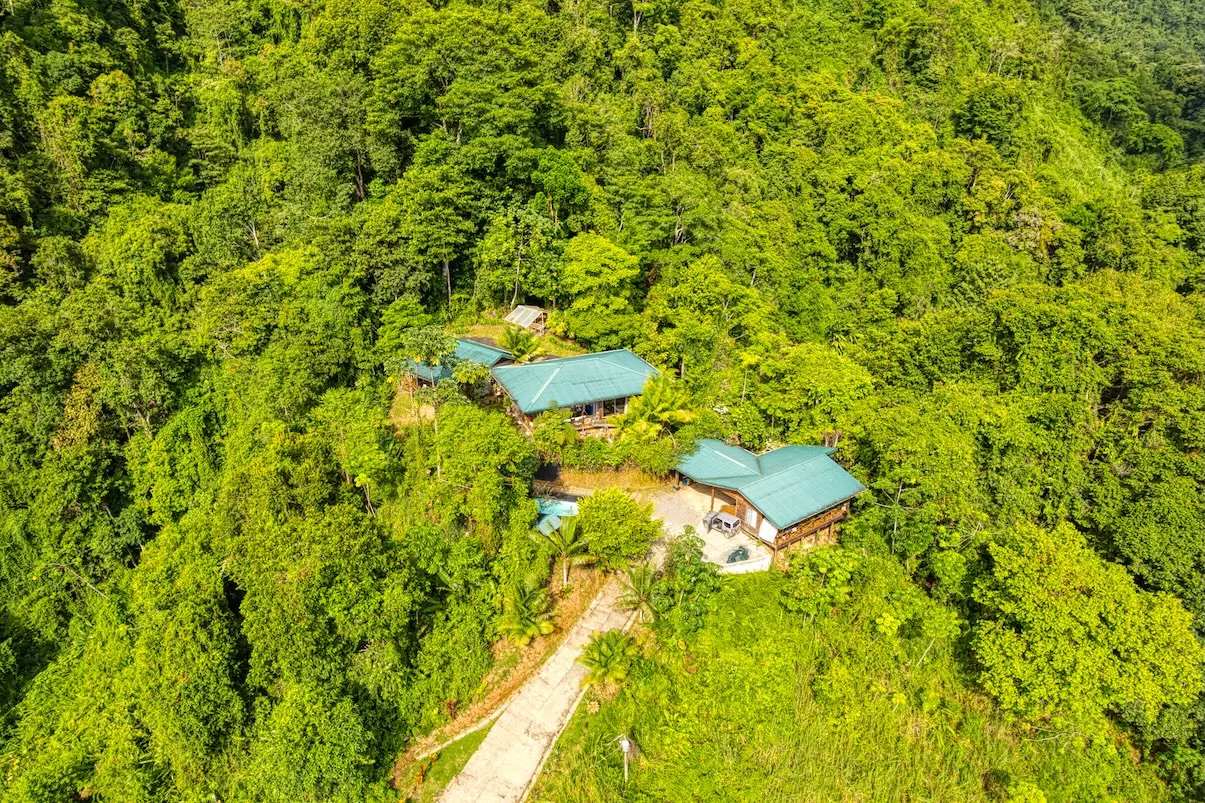 COMMERCIAL HOTEL PROPERTY WITH SIXTEEN BEDROOMS, IN LA TUMBAS TINAMASTES – 62 ACRES