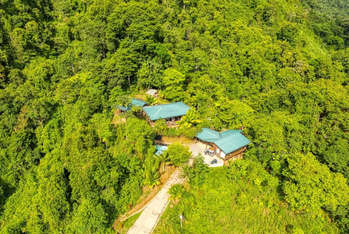 COMMERCIAL HOTEL PROPERTY WITH SIXTEEN BEDROOMS, IN LA TUMBAS TINAMASTES – 62 ACRES, photo 2