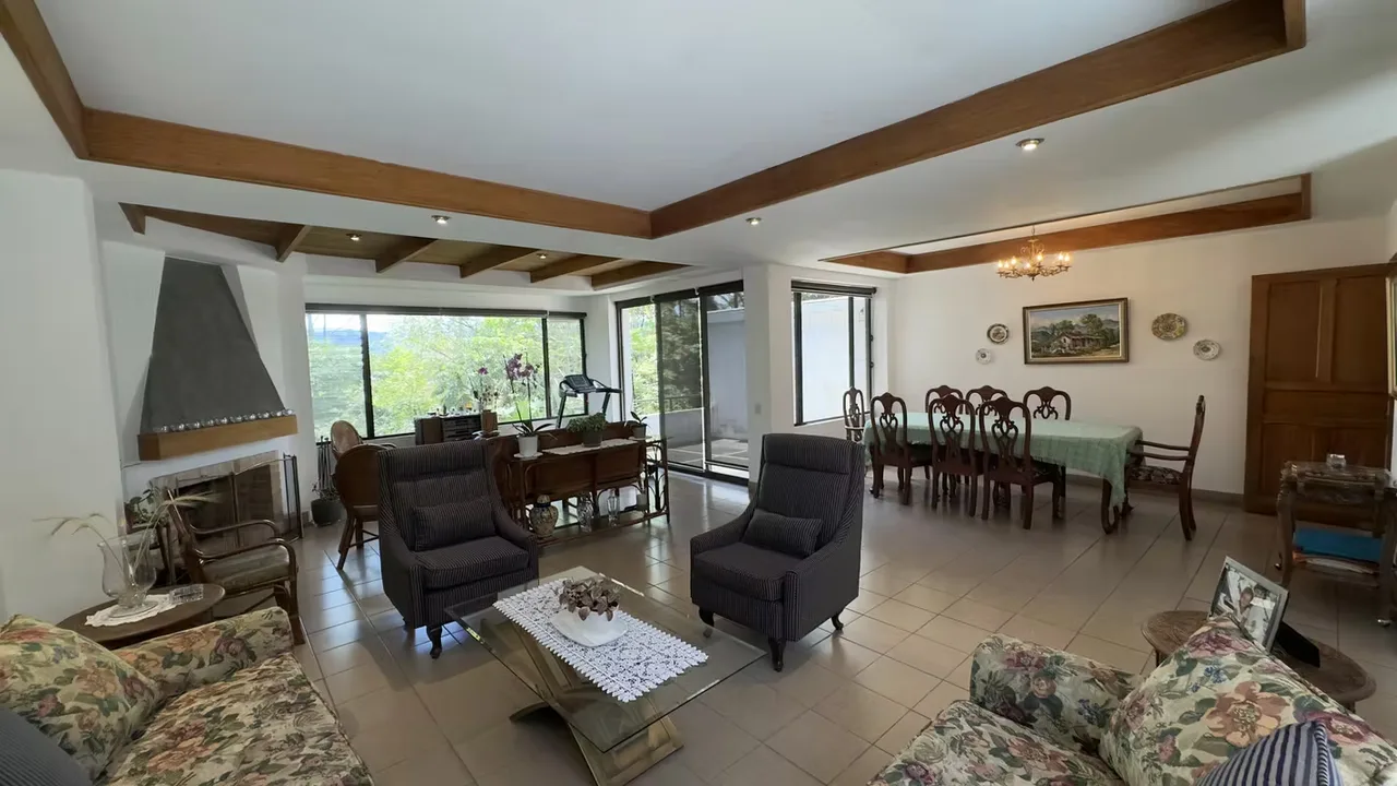 For sale: elegant and spacious house, Curridabat, Granadilla. (FE)