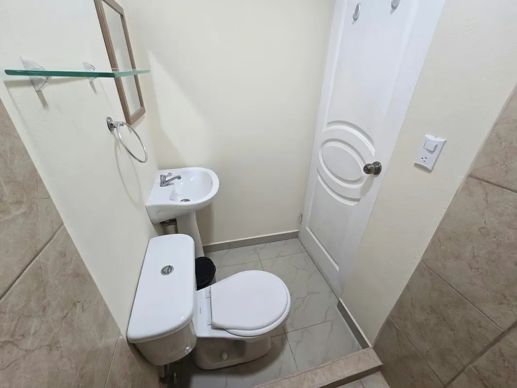 Hermosa casa de dos plantas ubicada en una de las zonas más céntricas y convenientes de Tibás. Remodelada completamente hace 4 ..., photo 12
